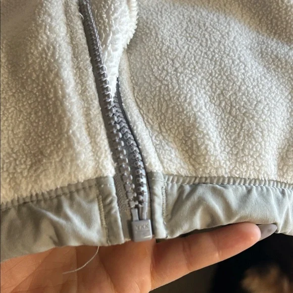 The North Face Women's Gray and White Ski Jacket - Picture 3 of 5